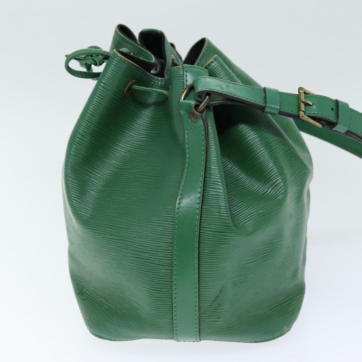 LOUIS VUITTON Epi Petit Noe Shoulder Bag Green M44104 LV Auth 75269