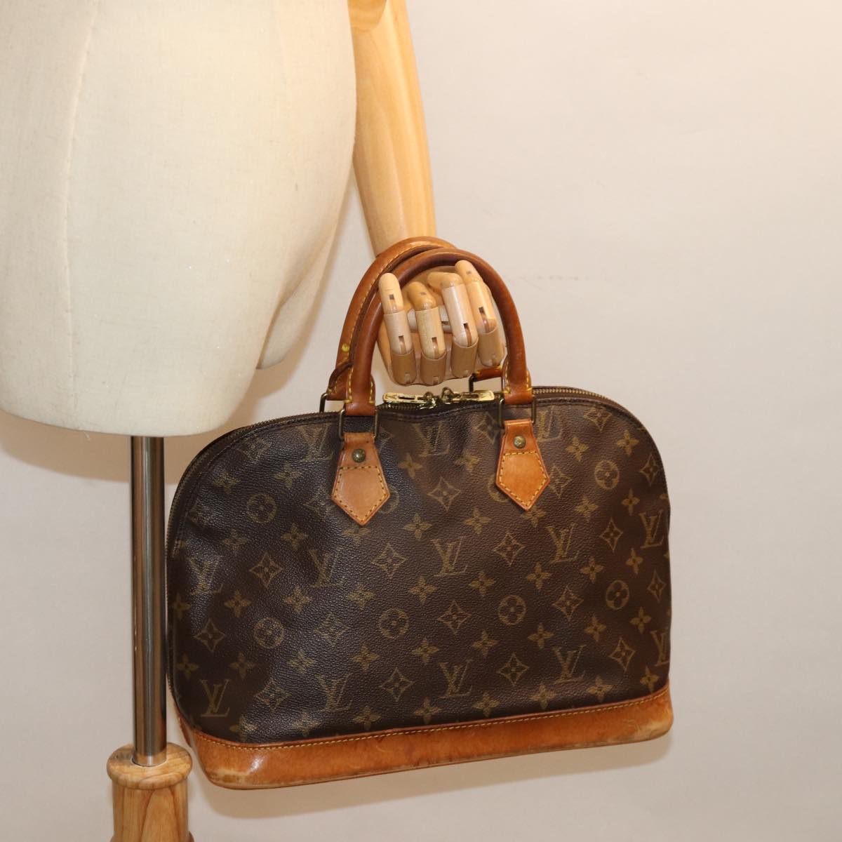 LOUIS VUITTON Monogram Alma Hand Bag M51130 LV Auth 75304