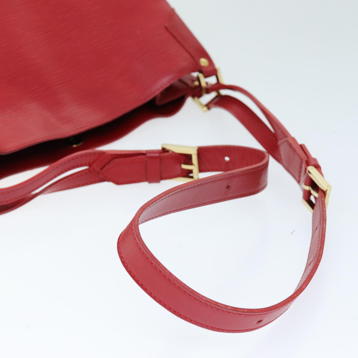 LOUIS VUITTON Epi Mandala MM Shoulder Bag Red M5889E LV Auth 75384