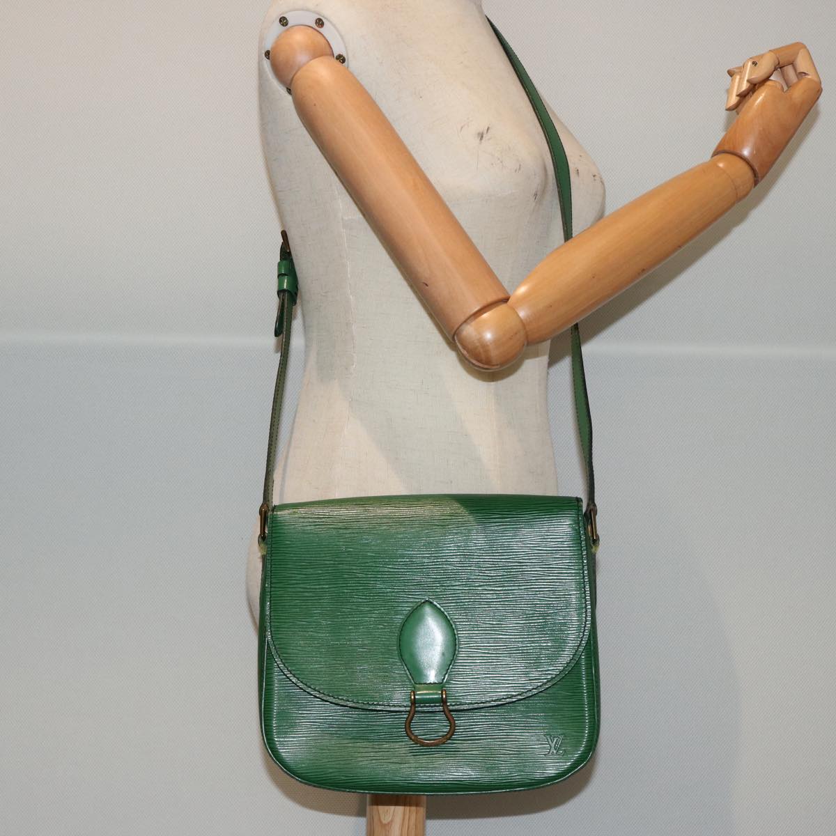 LOUIS VUITTON Epi Saint Cloud GM Shoulder Bag Green M52194 LV Auth 75406