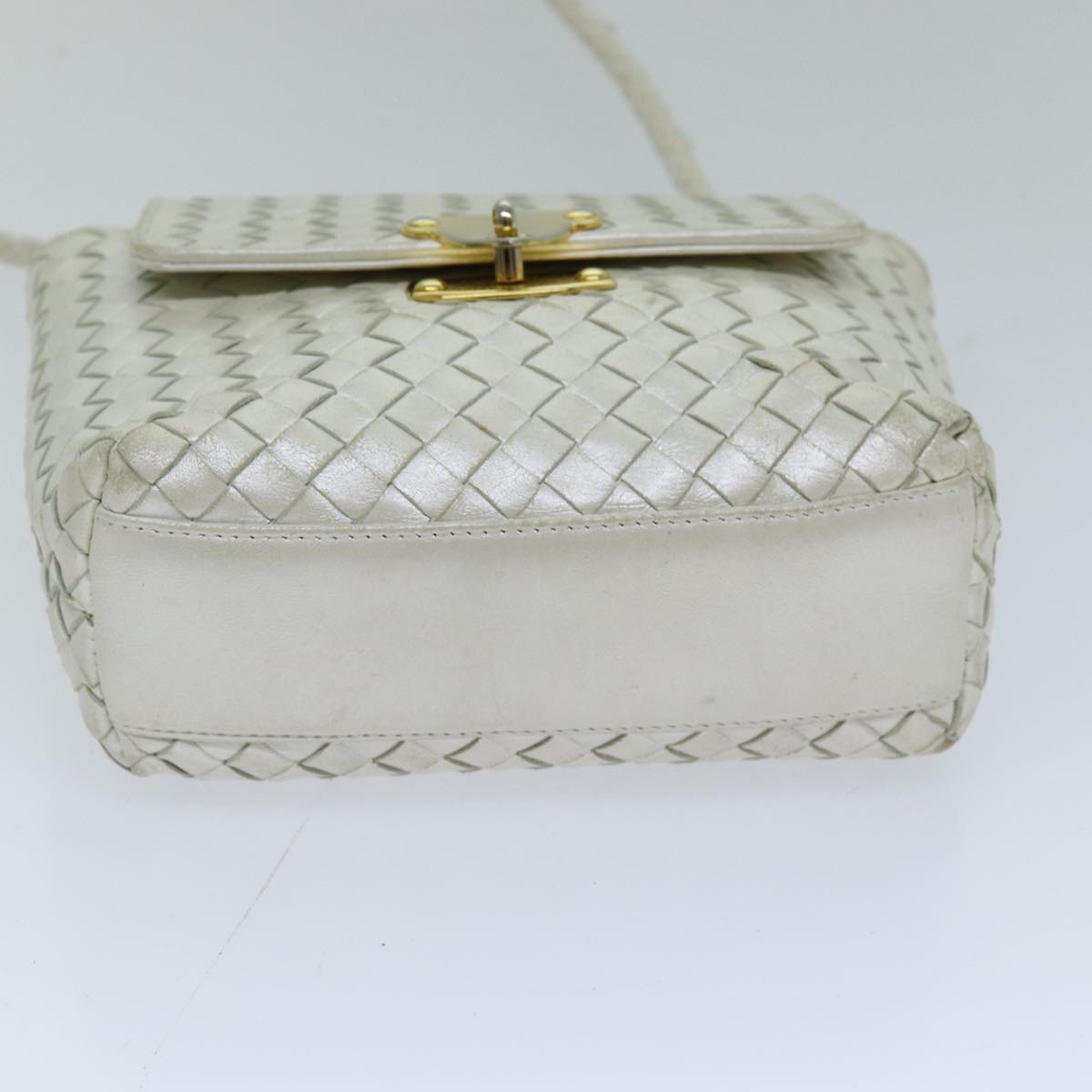 BOTTEGA VENETA INTRECCIATO Shoulder Bag Leather White Auth 75450