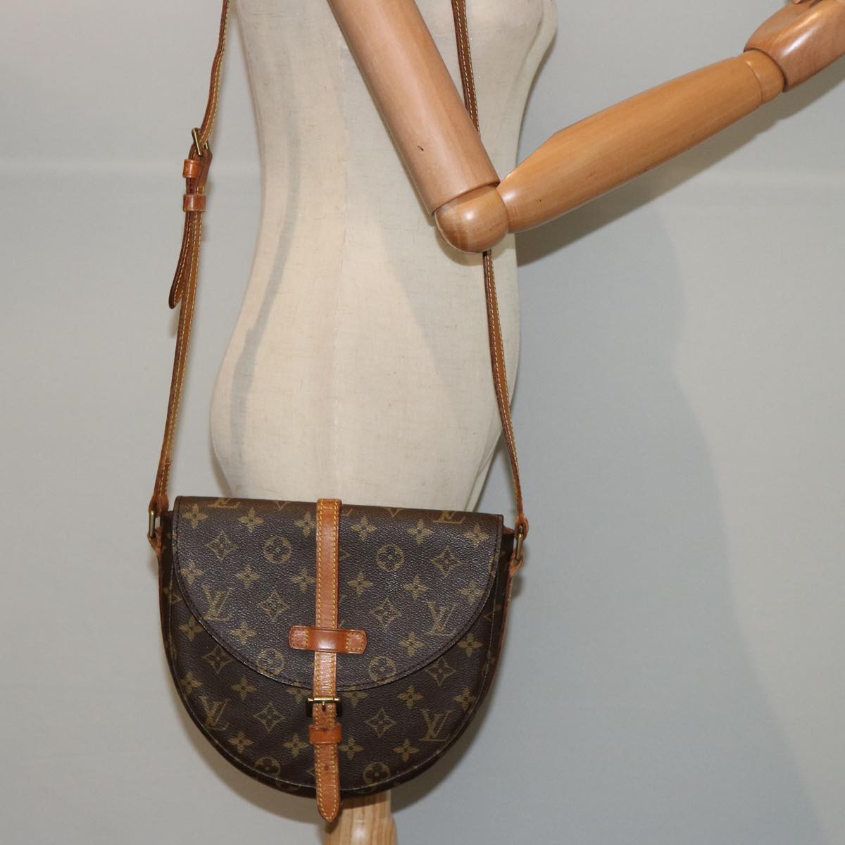 LOUIS VUITTON Monogram Chantilly MM Shoulder Bag M51233 LV Auth 75475