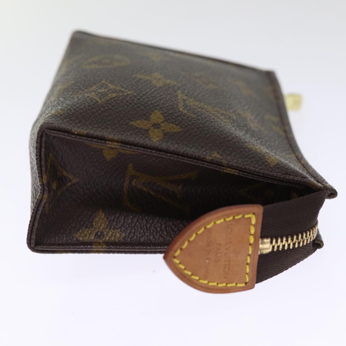 LOUIS VUITTON Monogram Poche Toilette 15 Pouch M47546 LV Auth 75511