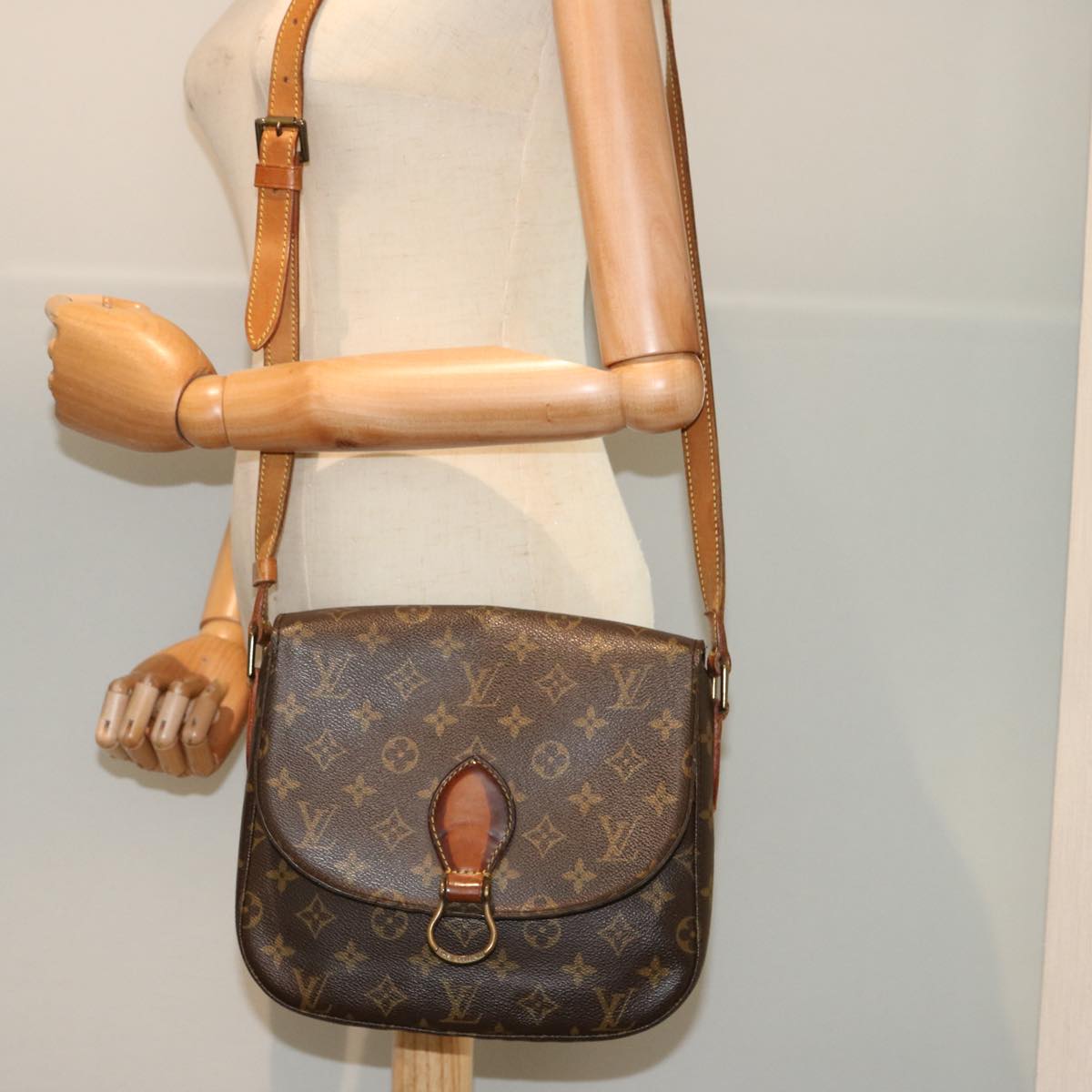 LOUIS VUITTON Monogram Saint Cloud GM Shoulder Bag M51242 LV Auth 75523