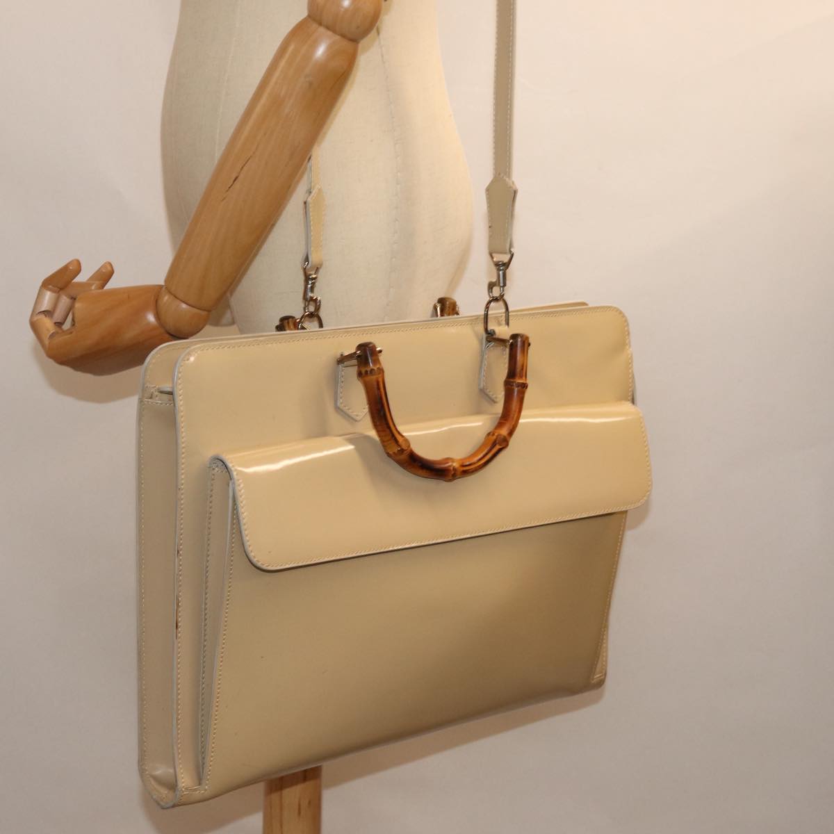 GUCCI Bamboo Hand Bag Patent leather 2way Beige Auth 75606