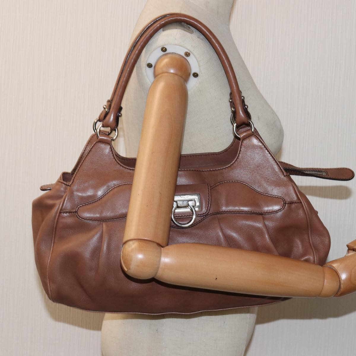 Salvatore Ferragamo Gancini Hand Bag Leather Brown Auth 75631