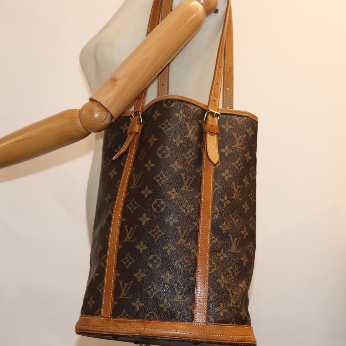 LOUIS VUITTON Monogram Bucket GM Shoulder Bag M42236 LV Auth 75896