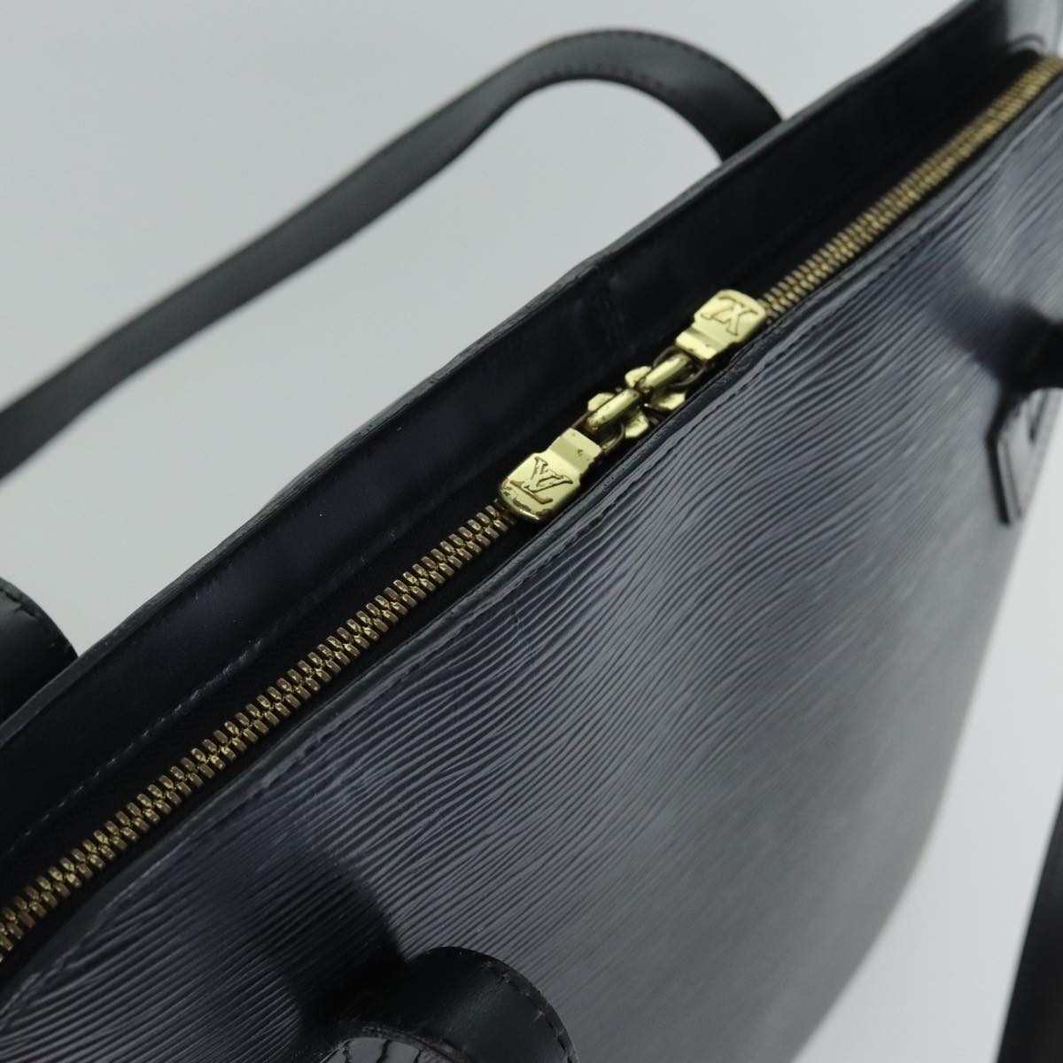 LOUIS VUITTON Epi Lussac Shoulder Bag Black M52282 LV Auth 75932