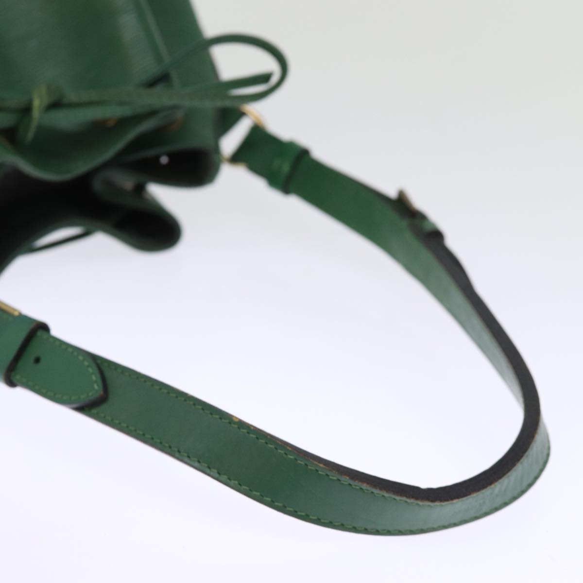 LOUIS VUITTON Epi Petit Noe Shoulder Bag Green M44104 LV Auth 75947