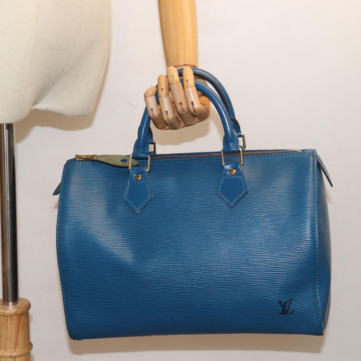 LOUIS VUITTON Epi Speedy 30 Hand Bag Toledo Blue M43005 LV Auth 75948