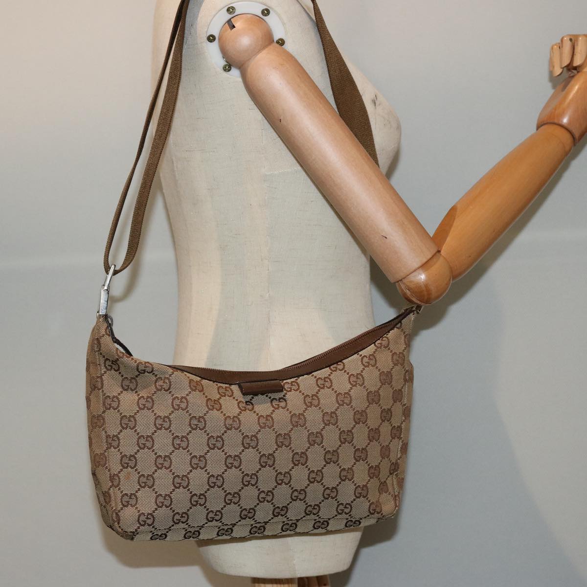 GUCCI GG Canvas Shoulder Bag Beige 35098 Auth 75971