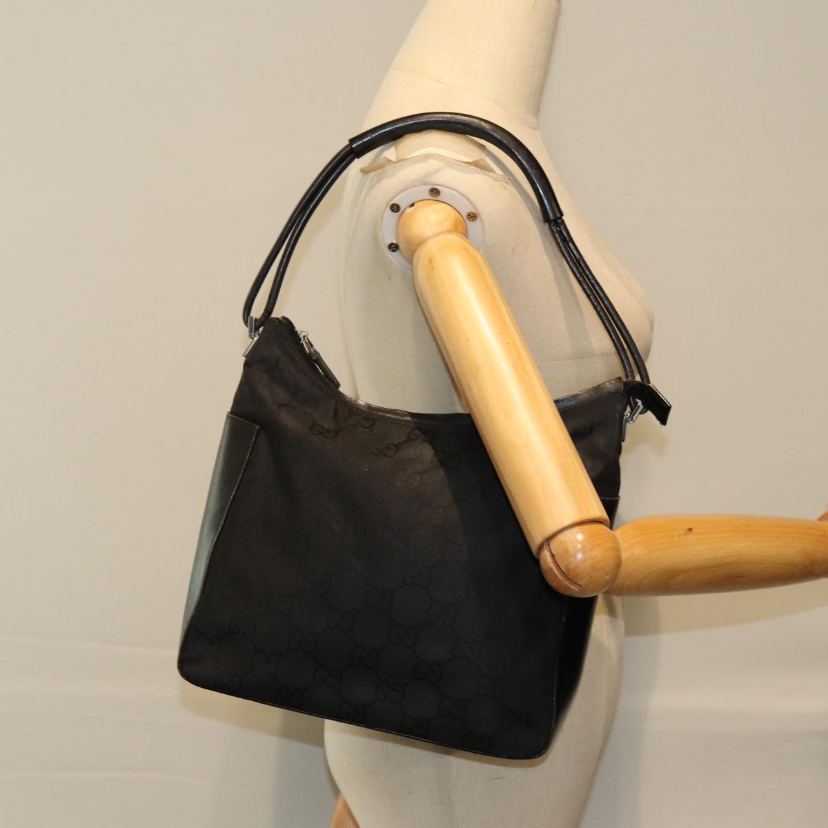 GUCCI GG Canvas Shoulder Bag Black 001 3766 Auth 75988