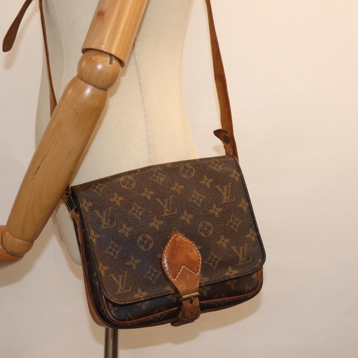 LOUIS VUITTON Monogram Cartouchiere MM Shoulder Bag M51253 LV Auth 76044