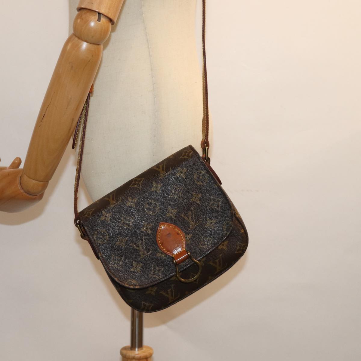 LOUIS VUITTON Monogram Saint Cloud MM Shoulder Bag M51243 LV Auth 76046