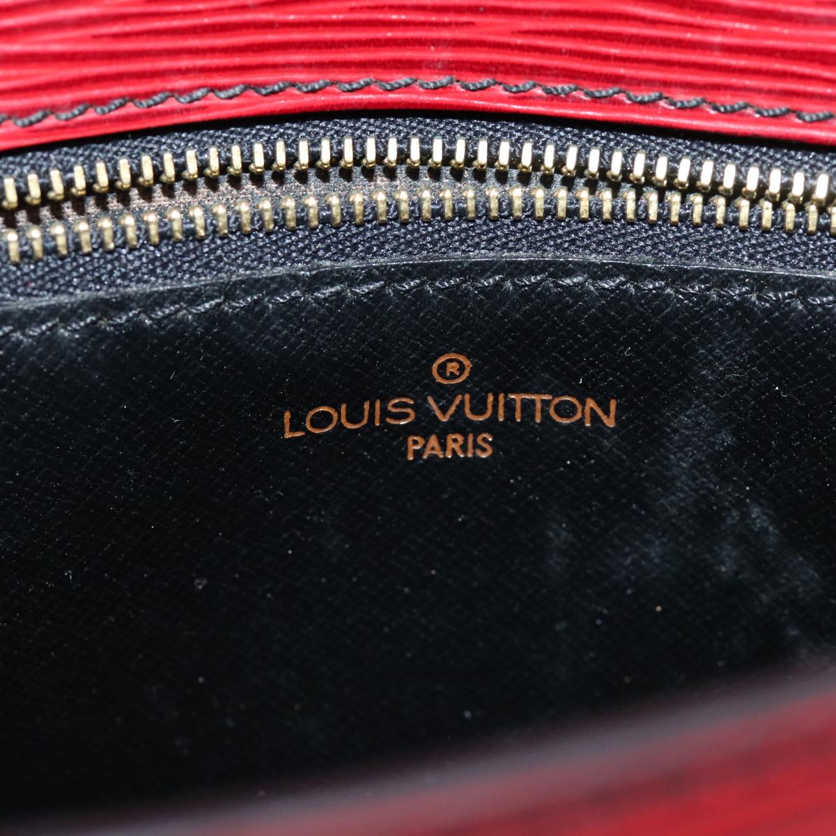 LOUIS VUITTON Epi Saint Cloud GM Shoulder Bag Red M52197 LV Auth 76052