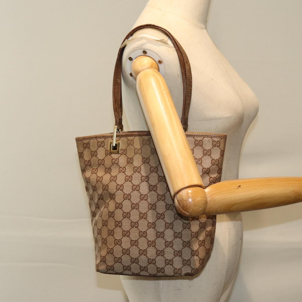 GUCCI GG Canvas Tote Bag Beige 002 1099 Auth 76107