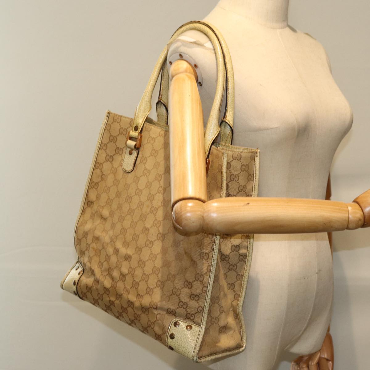 GUCCI GG Canvas Tote Bag Beige 124261 Auth 76108