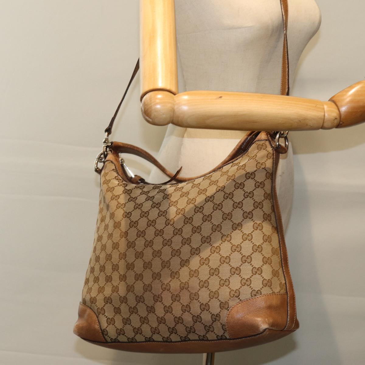 GUCCI GG Canvas Shoulder Bag Beige 326514 Auth 76112