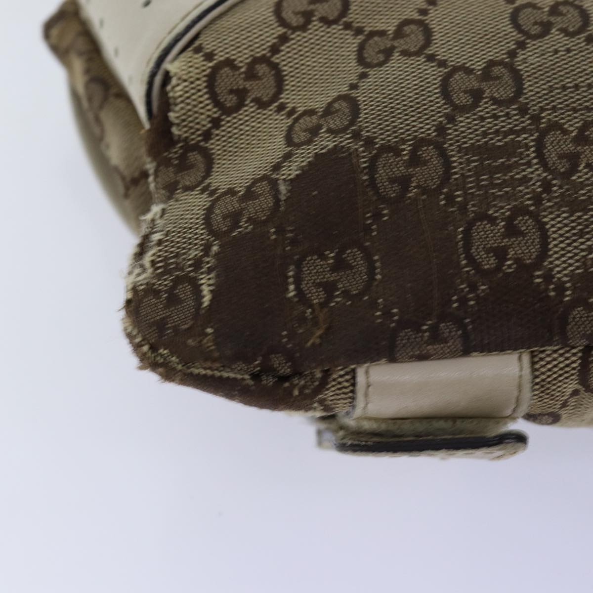 GUCCI GG Canvas Waist bag Beige 145851 Auth 76155