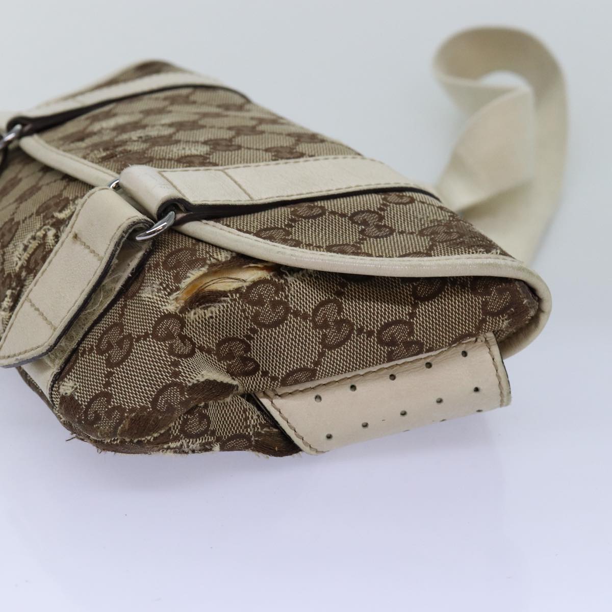 GUCCI GG Canvas Waist bag Beige 145851 Auth 76155