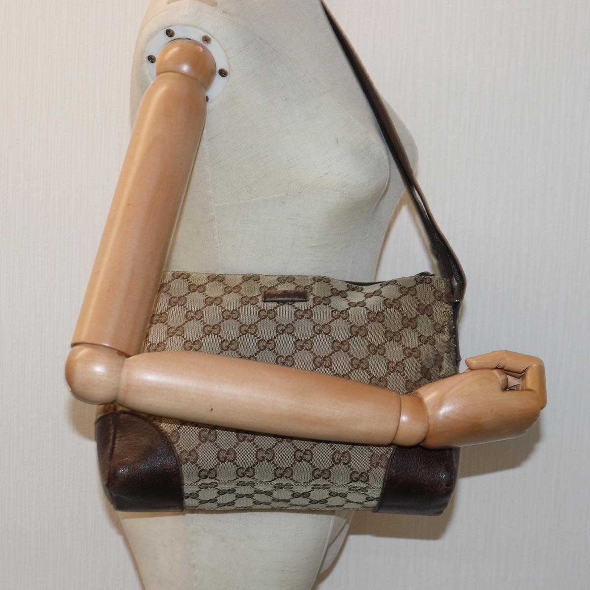 GUCCI GG Canvas Shoulder Bag Beige 114273 Auth 76165