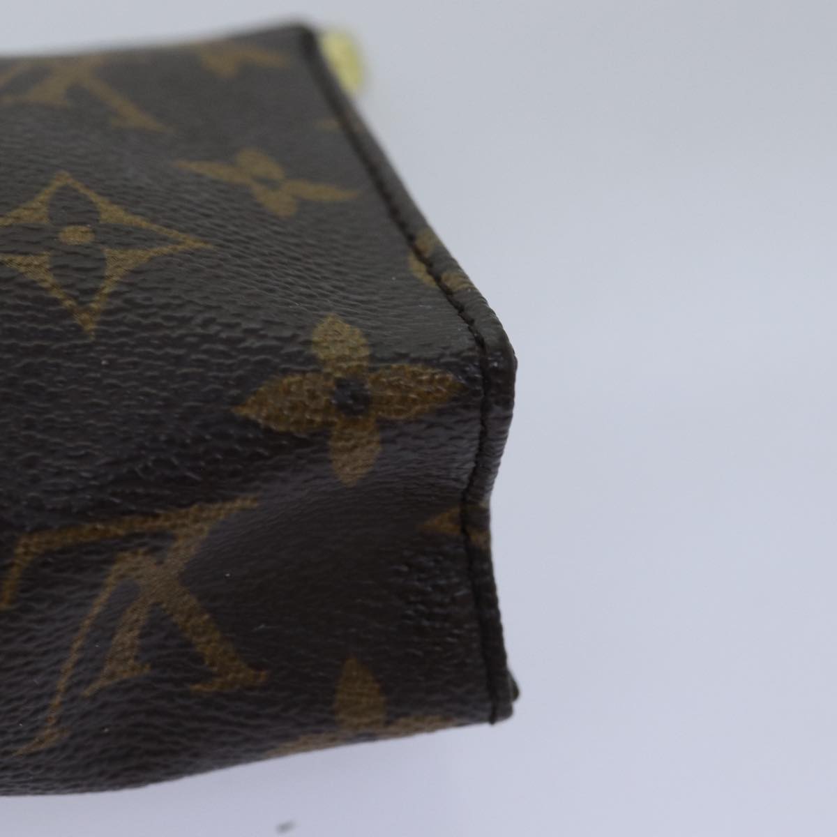 LOUIS VUITTON Monogram Poche Toilette 15 Pouch M47546 LV Auth 76264