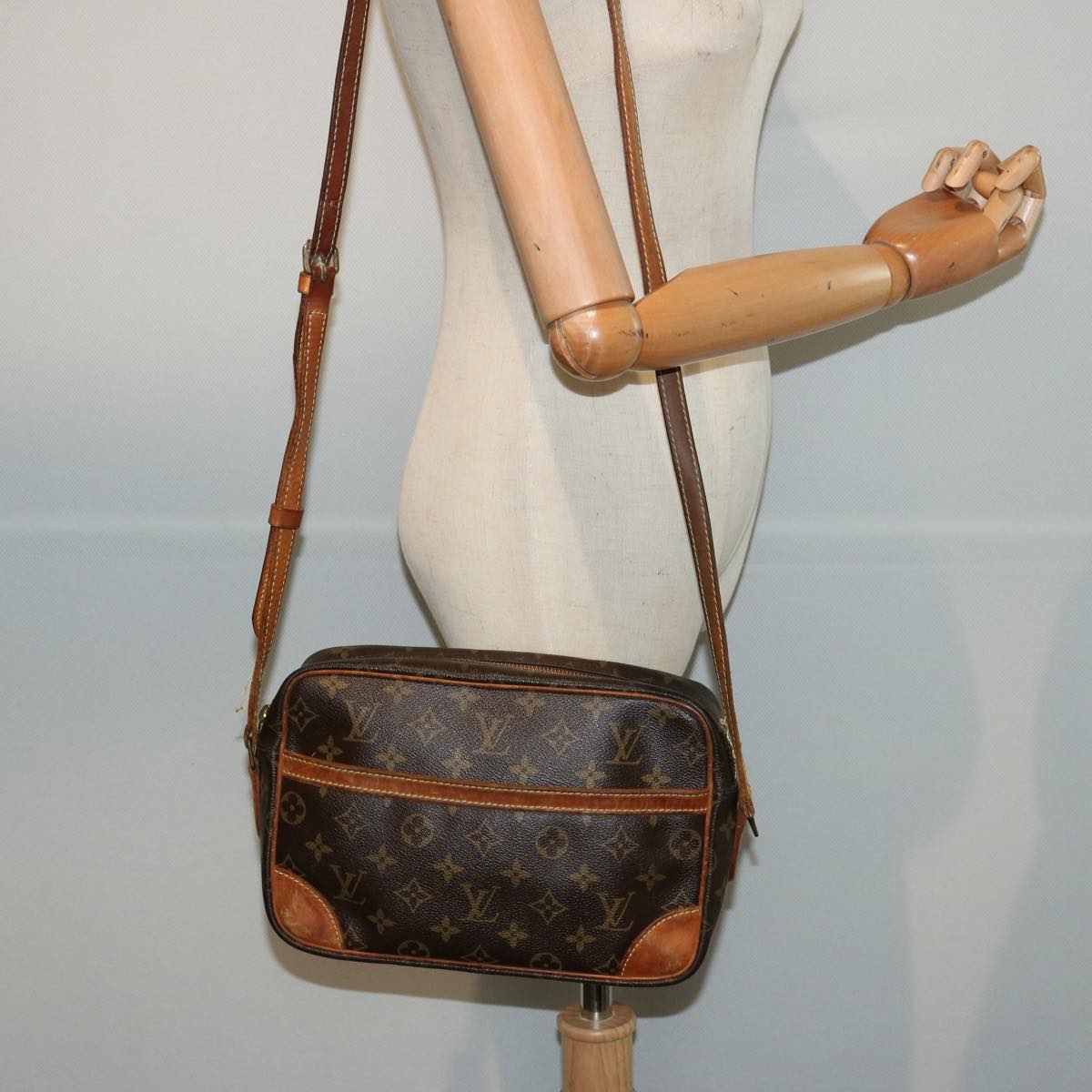 LOUIS VUITTON Monogram Trocadero 27 Shoulder Bag M51274 LV Auth 76324