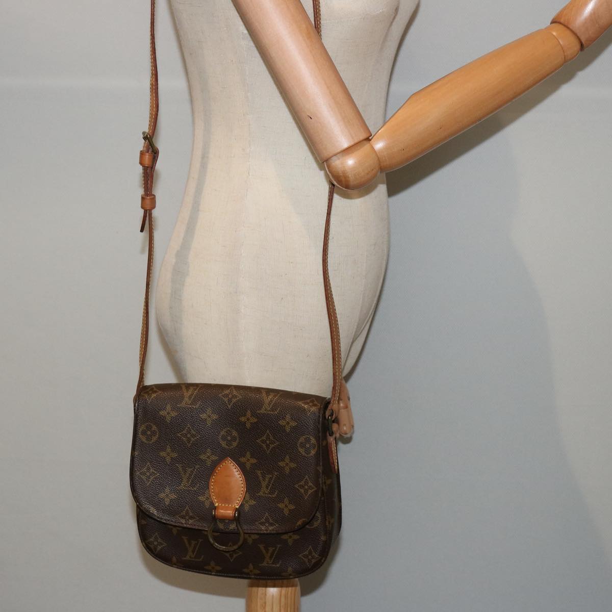 LOUIS VUITTON Monogram Saint Cloud MM Shoulder Bag M51243 LV Auth 76461