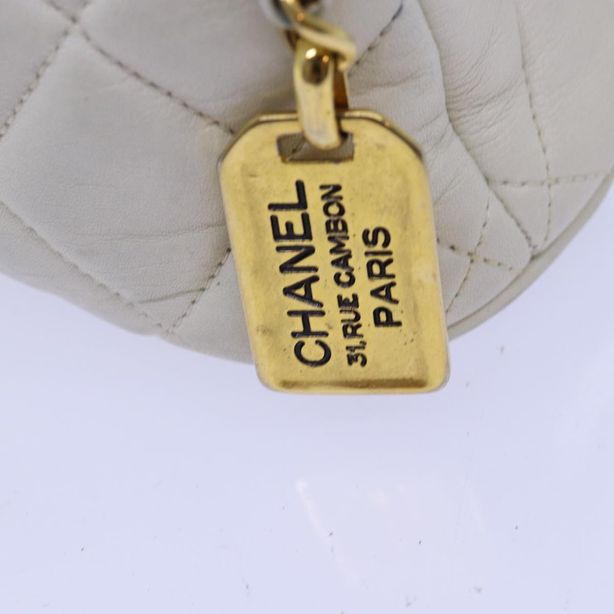 CHANEL Matelasse Chain Shoulder Bag Leather White CC Auth 76482