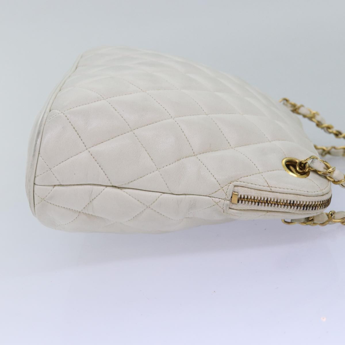 CHANEL Matelasse Chain Shoulder Bag Leather White CC Auth 76482