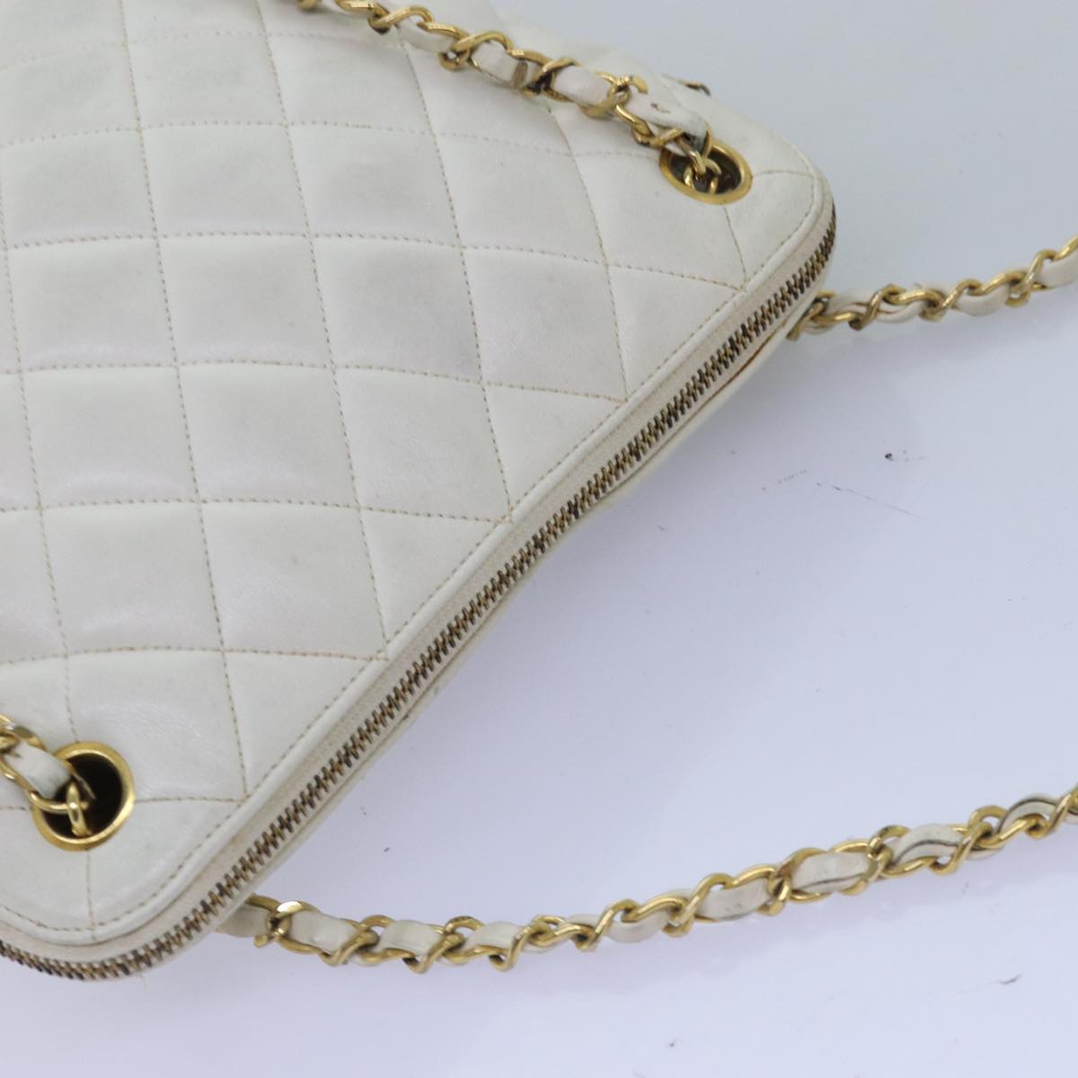 CHANEL Matelasse Chain Shoulder Bag Leather White CC Auth 76482