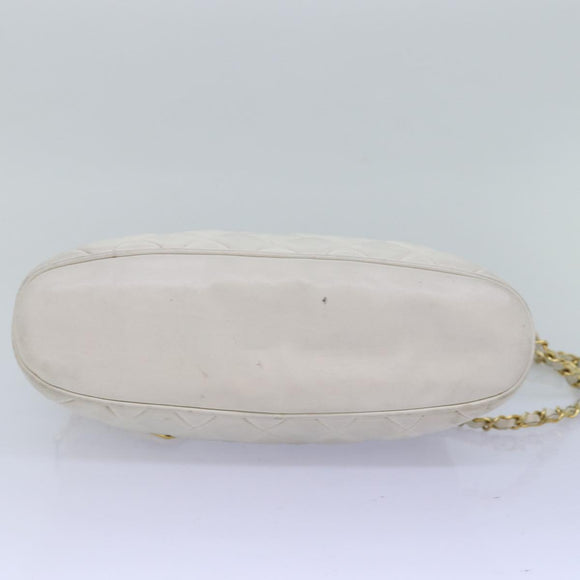 CHANEL Matelasse Chain Shoulder Bag Leather White CC Auth 76482