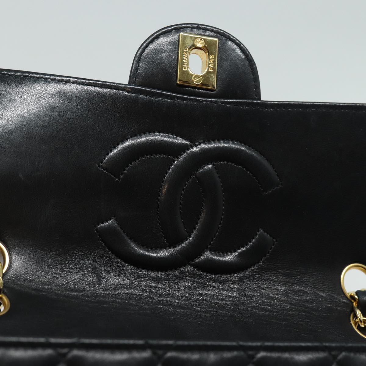 CHANEL Matelasse Turn Lock Chain Shoulder Bag Lamb Skin Black CC Auth 76534A