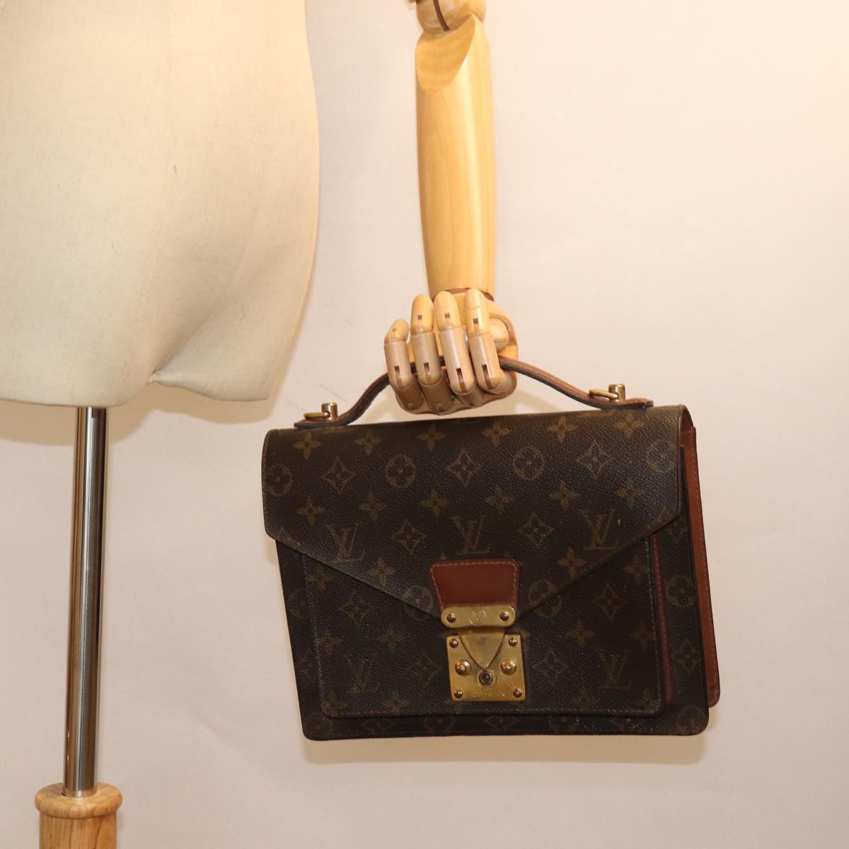 LOUIS VUITTON Monogram Monceau 26 Shoulder Bag M51187 LV Auth 76538