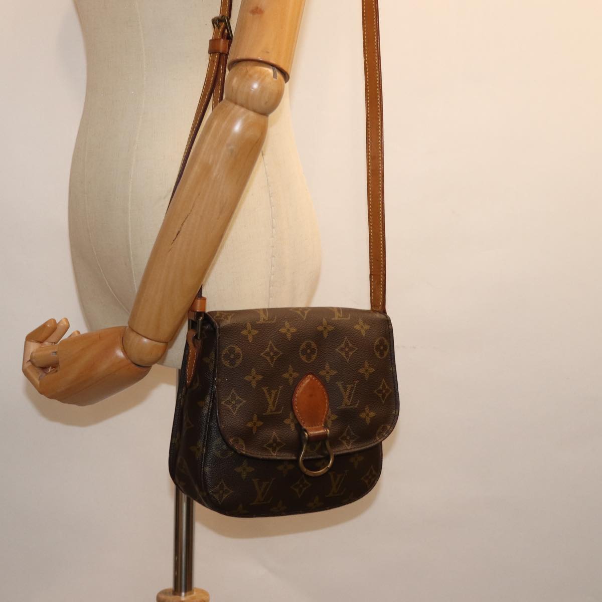 LOUIS VUITTON Monogram Saint Cloud MM Shoulder Bag M51243 LV Auth 76540