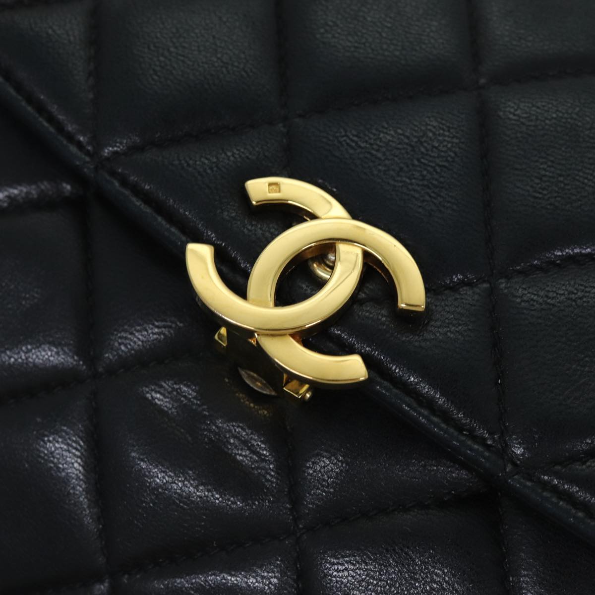 CHANEL Matelasse Chain Shoulder Bag Lamb Skin Black CC Auth 76568