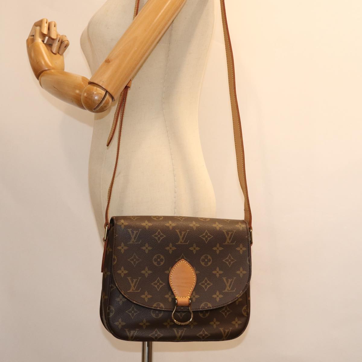 LOUIS VUITTON Monogram Saint Cloud GM Shoulder Bag M51242 LV Auth 76685