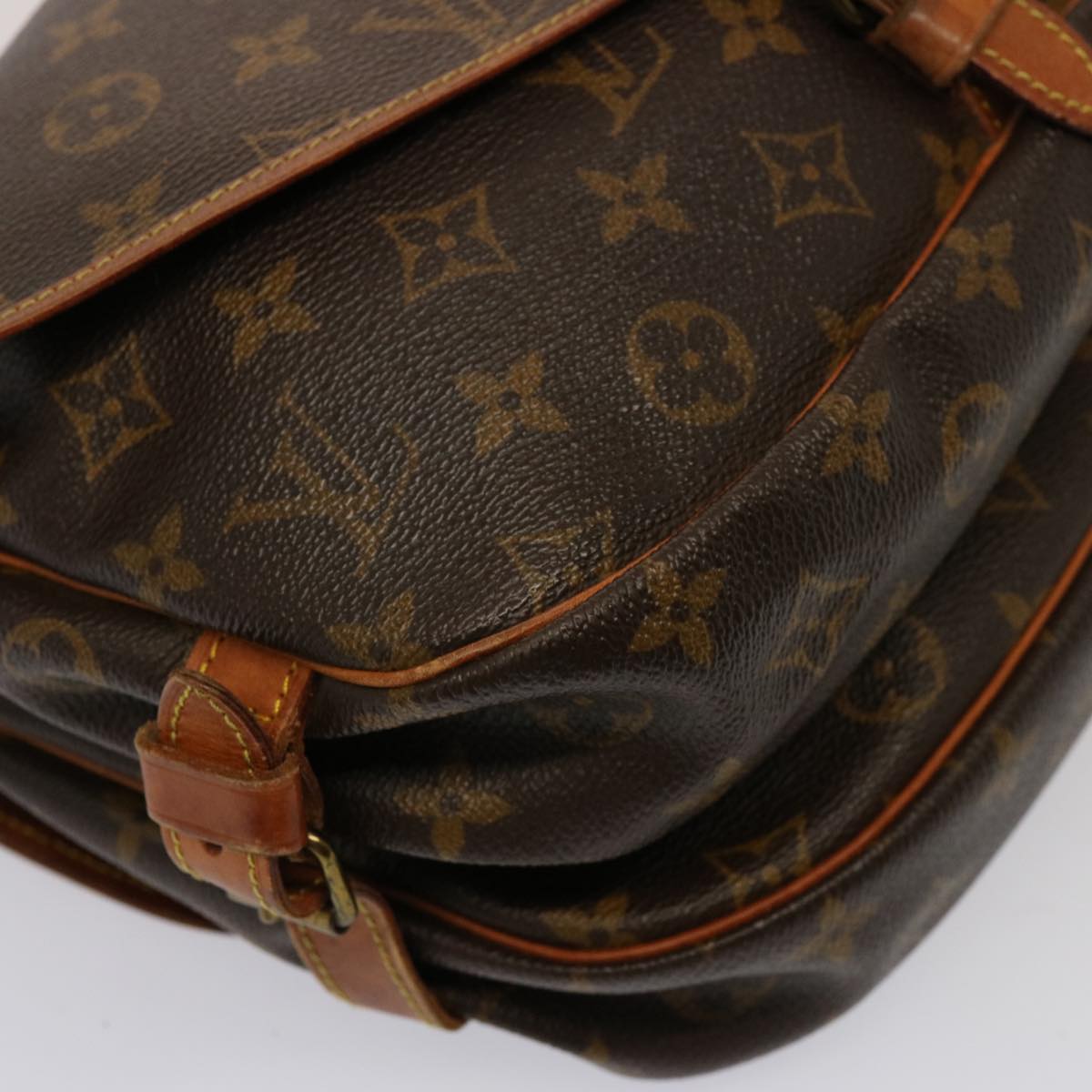 LOUIS VUITTON Monogram Saumur 30 Shoulder Bag M42256 LV Auth 76686