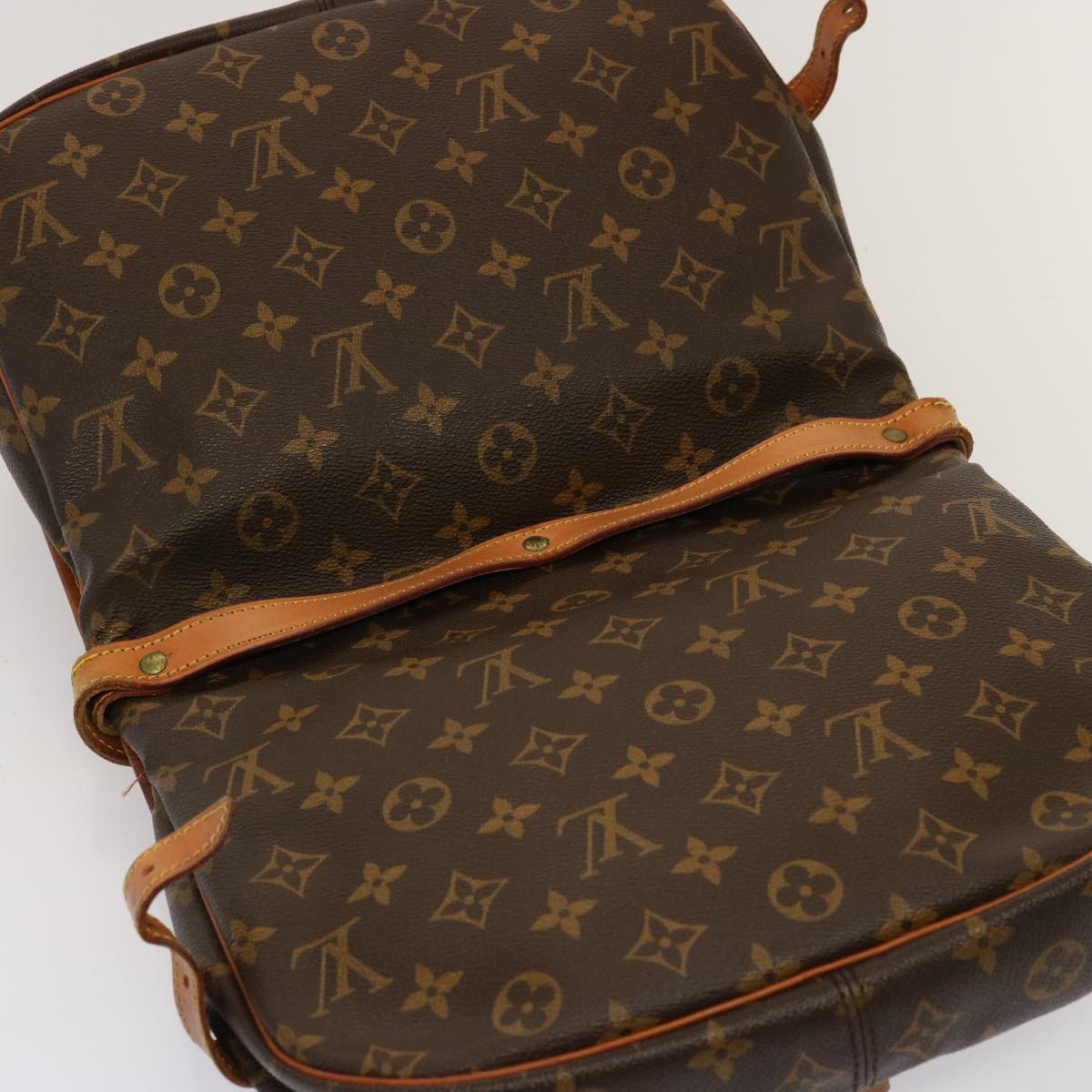 LOUIS VUITTON Monogram Saumur 30 Shoulder Bag M42256 LV Auth 76686