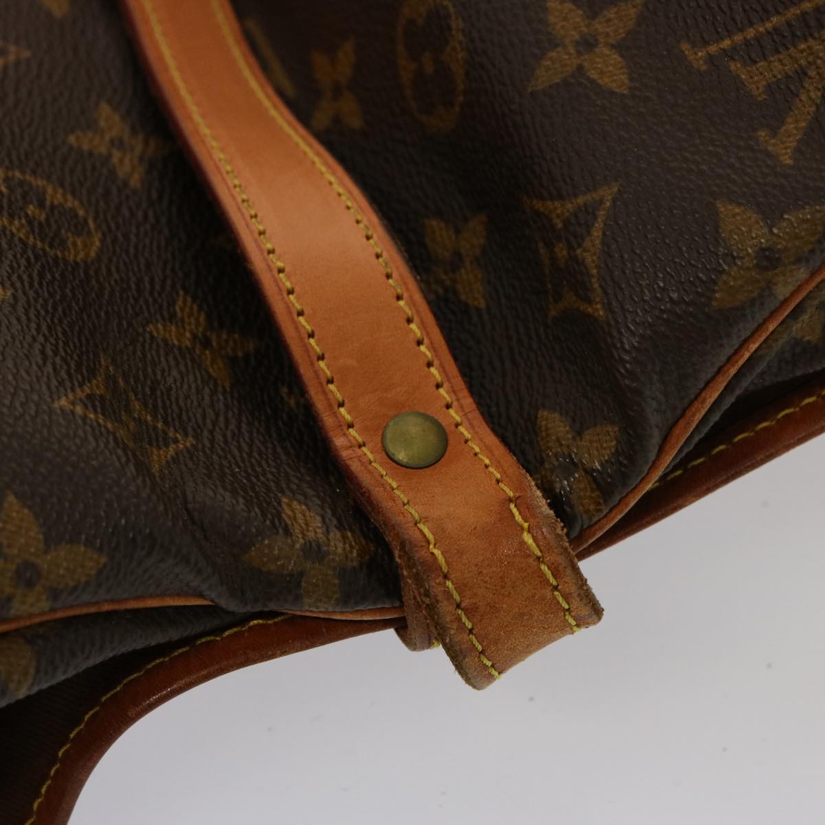 LOUIS VUITTON Monogram Saumur 30 Shoulder Bag M42256 LV Auth 76686