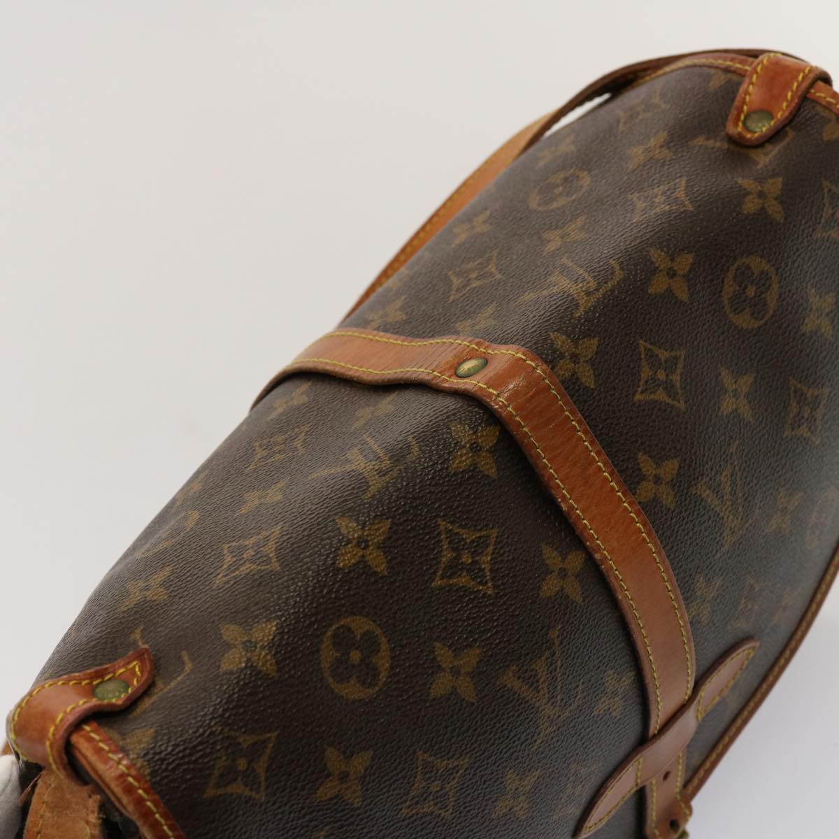 LOUIS VUITTON Monogram Saumur 30 Shoulder Bag M42256 LV Auth 76686