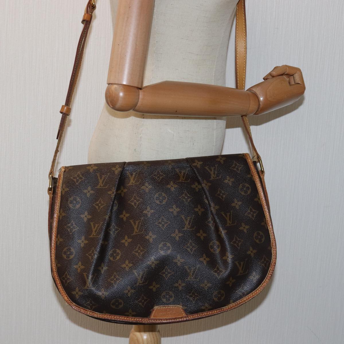 LOUIS VUITTON Monogram Menilmontant MM Shoulder Bag M40473 LV Auth 76876