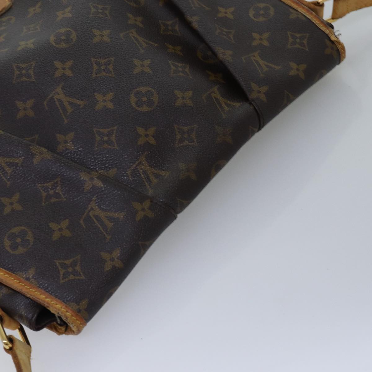 LOUIS VUITTON Monogram Menilmontant MM Shoulder Bag M40473 LV Auth 76876