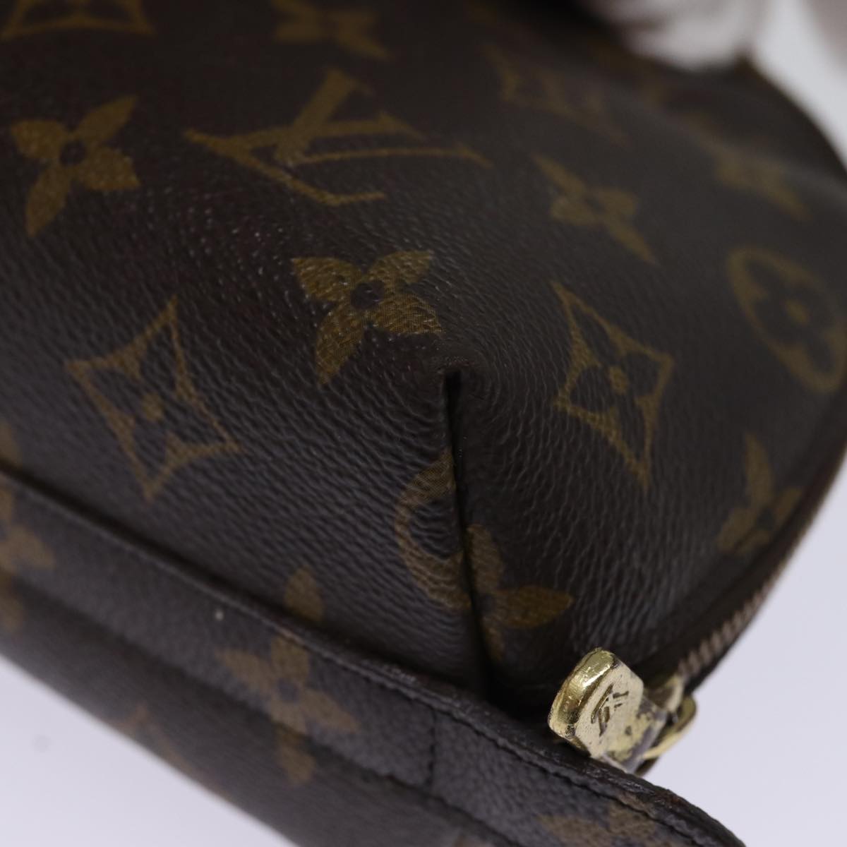 LOUIS VUITTON Monogram Trousse Demi Ronde Cosmetic Pouch M47520 LV Auth 76931