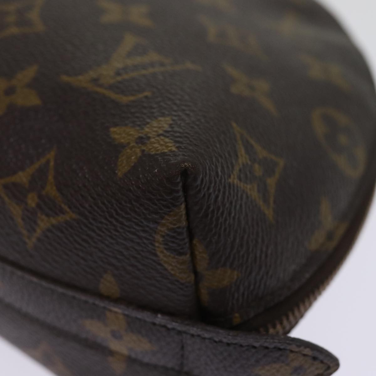 LOUIS VUITTON Monogram Trousse Demi Ronde Cosmetic Pouch M47520 LV Auth 76931