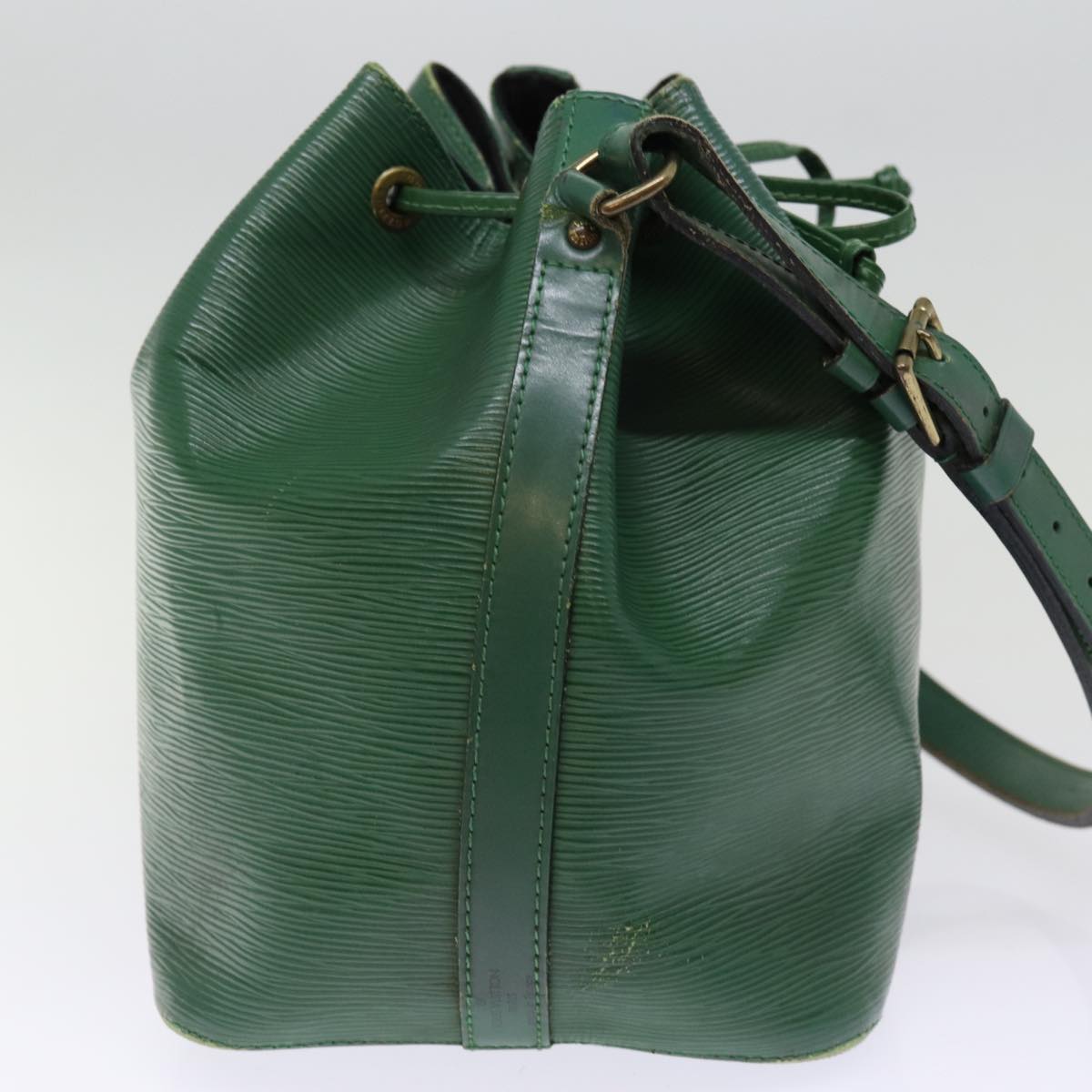 LOUIS VUITTON Epi Petit Noe Shoulder Bag Green M44104 LV Auth 76937