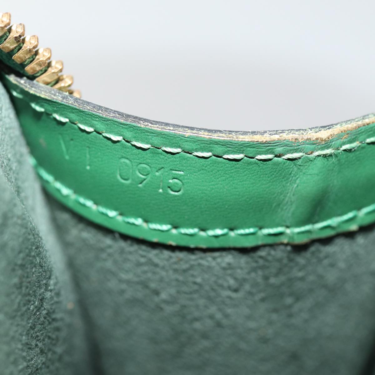 LOUIS VUITTON Epi Lussac Shoulder Bag Green M52284 LV Auth 76944