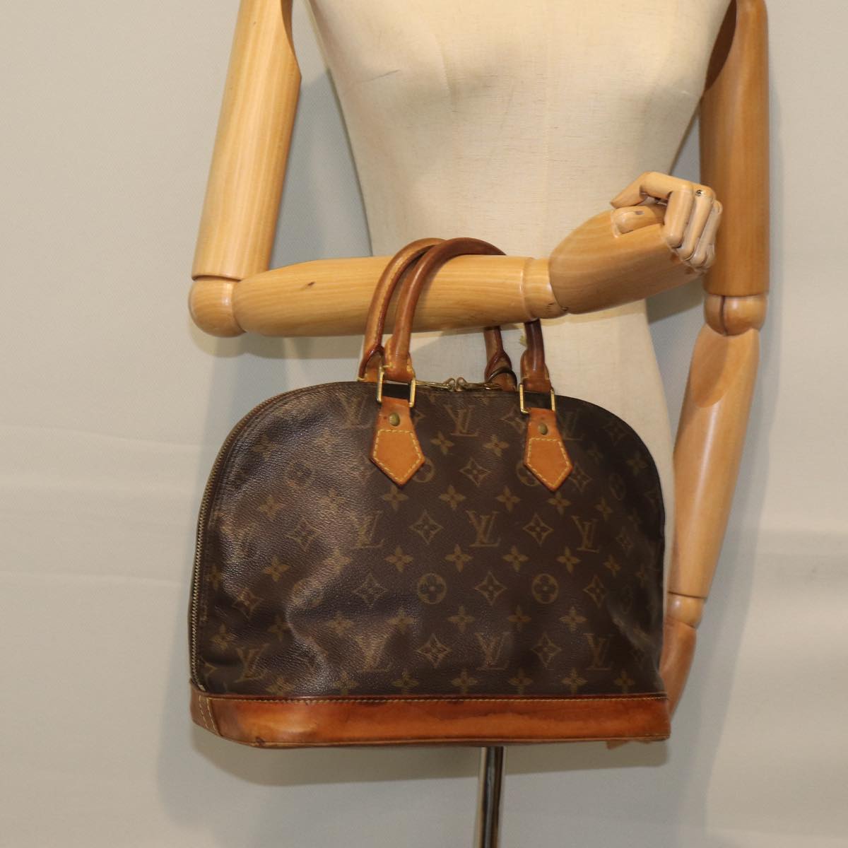 LOUIS VUITTON Monogram Alma Hand Bag M51130 LV Auth 76952