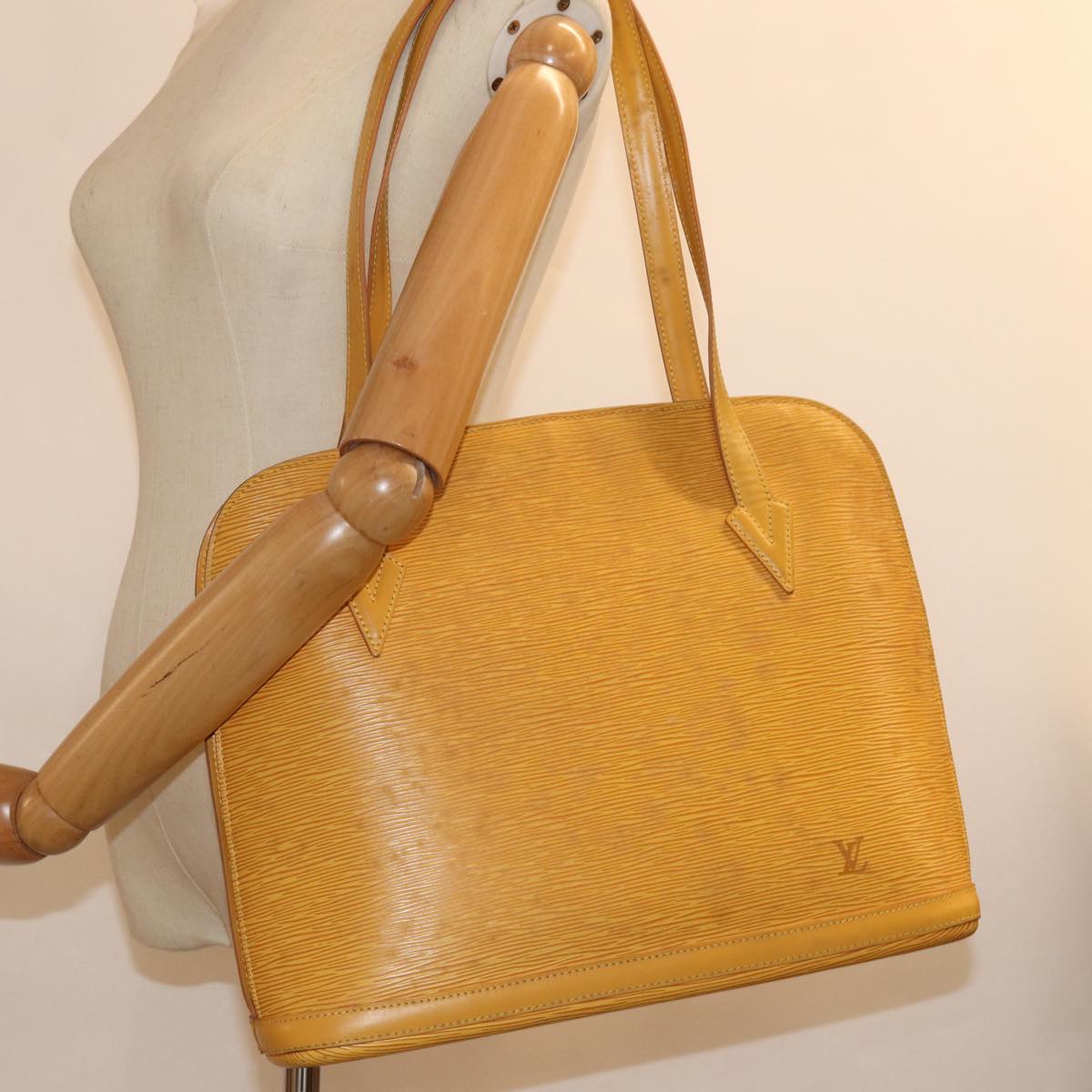 LOUIS VUITTON Epi Lussac Shoulder Bag Yellow M52289 LV Auth 76962