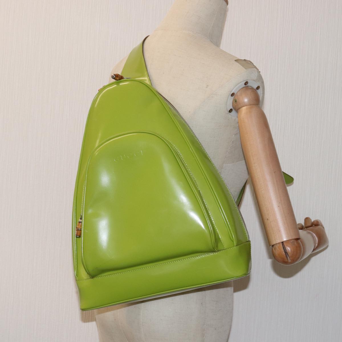 GUCCI Bamboo Body Bag Enamel Green 003 2113 0027 Auth 77013